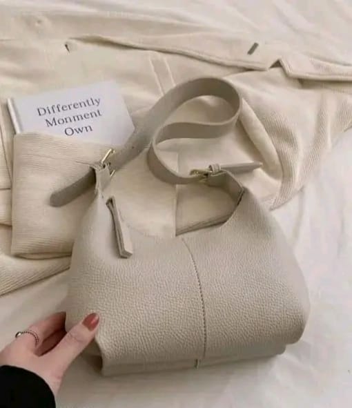Cross body siling bag - Image 1
