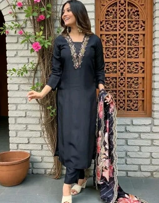 Kurta pant set for women - Image 6