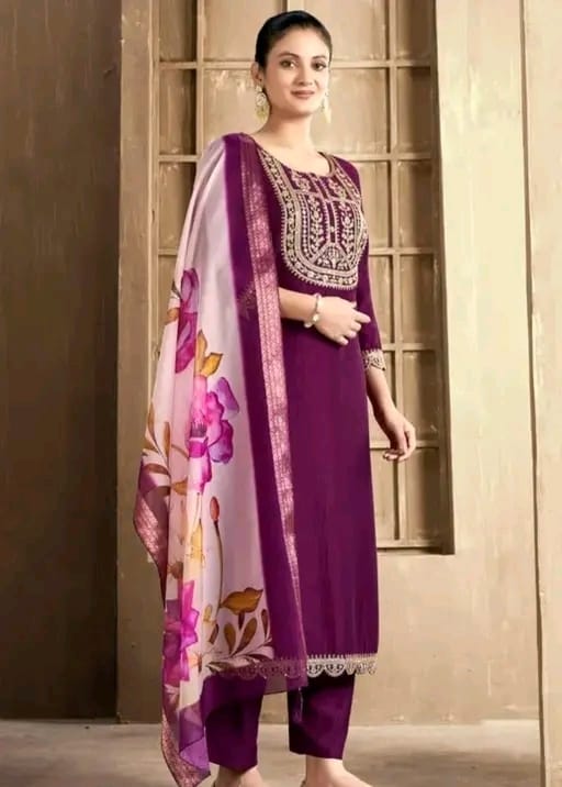 Embroidered kurti set - Image 2