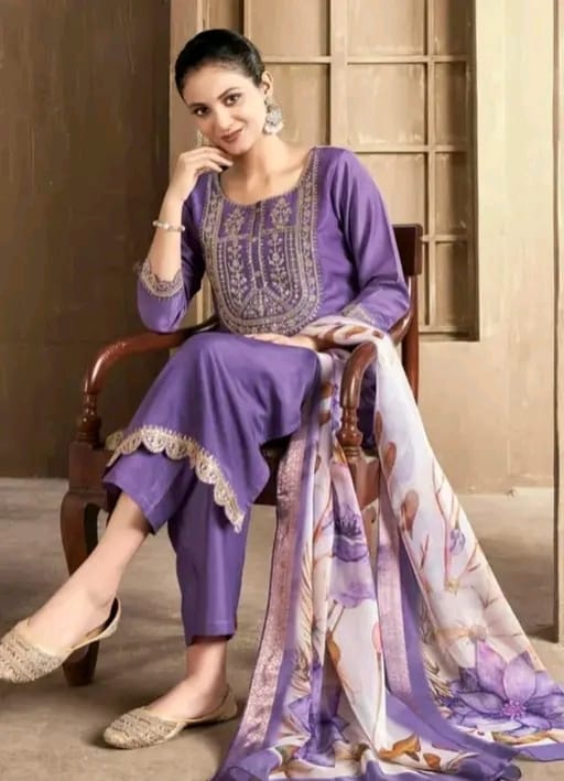 Embroidered kurti set - Image 3
