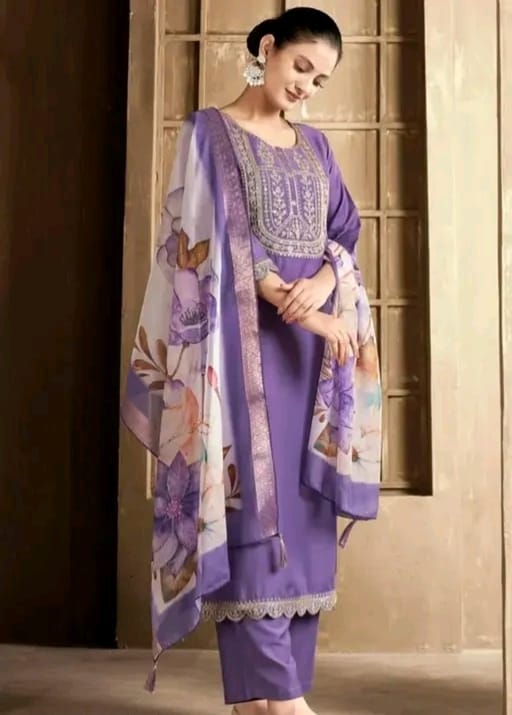 Embroidered kurti set - Image 4