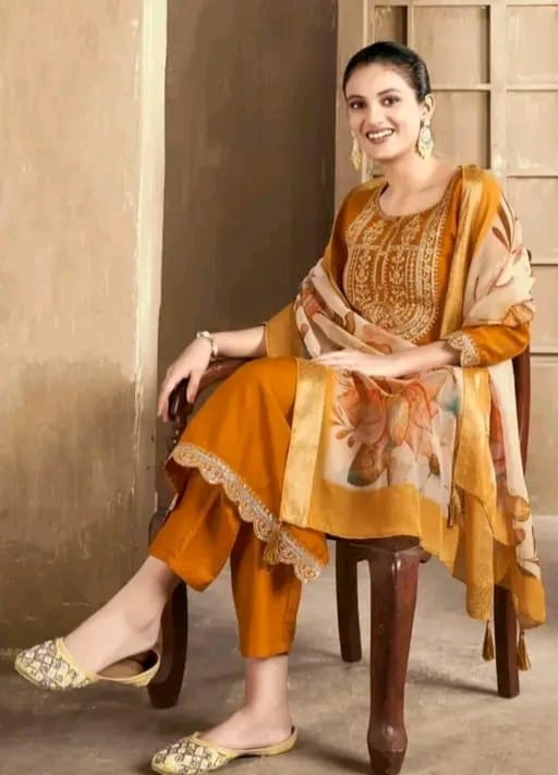 Embroidered kurti set - Image 6