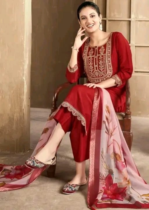 Embroidered kurti set - Image 7