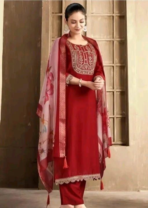 Embroidered kurti set - Image 8