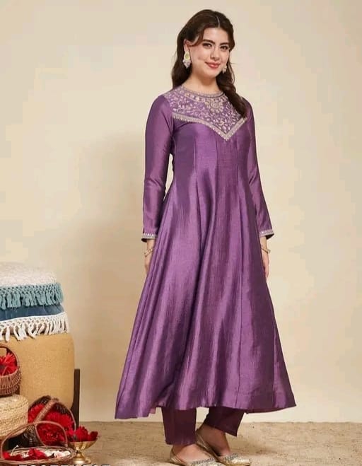 Embroidered anarkali suit - Image 4