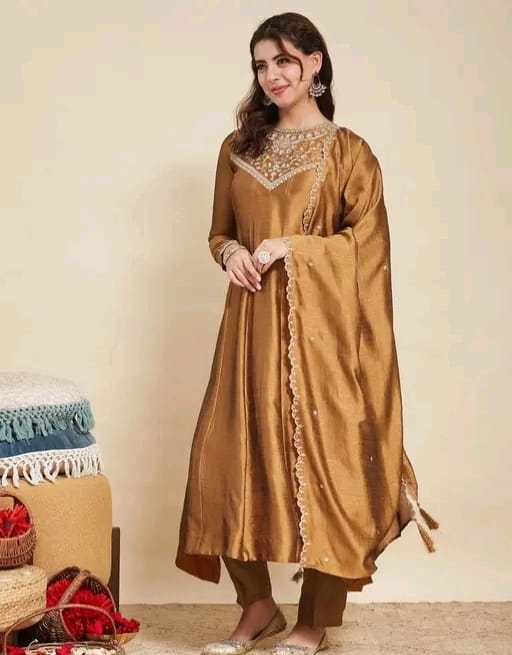 Embroidered anarkali suit - Image 8