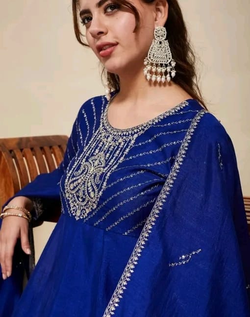 Embroidered silk anarkali suit - Image 5
