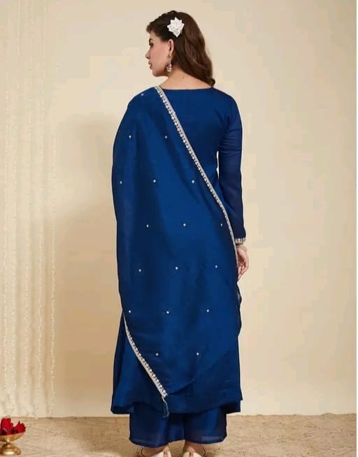 Embroidered anarkali kurta set - Image 6