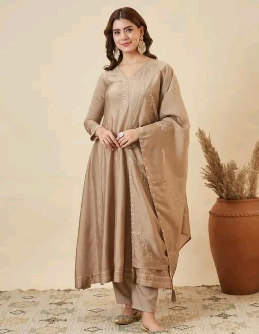 Embroidered V neck anarkali - Image 7