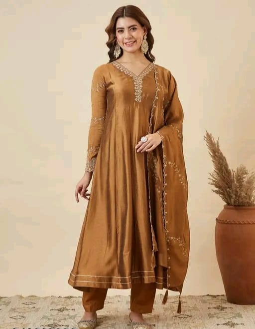 Embroidered V neck anarkali - Image 14