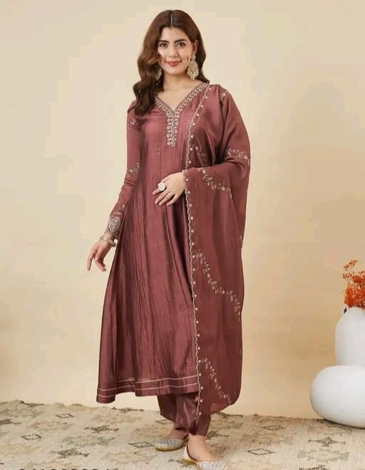 Embroidered V neck anarkali - Image 15