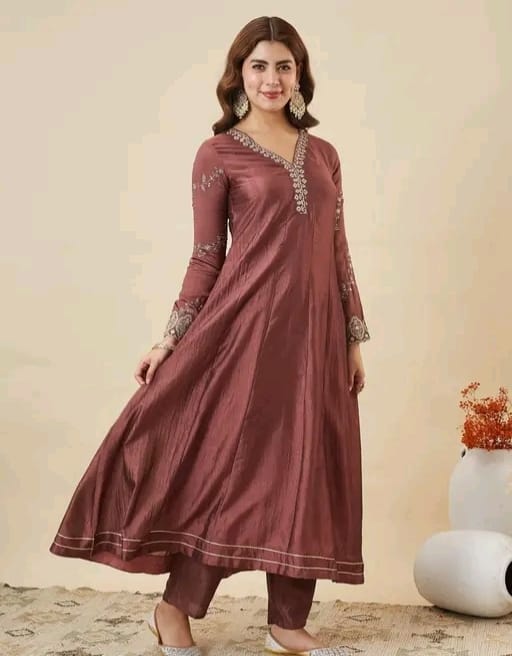 Embroidered V neck anarkali - Image 16