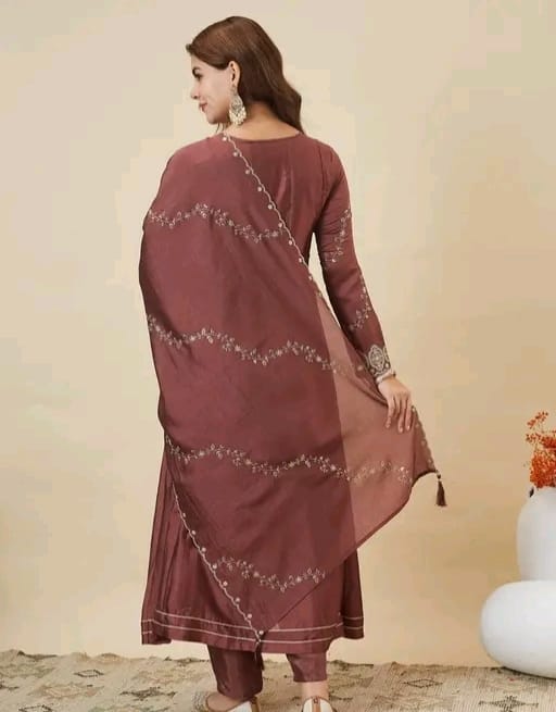 Embroidered V neck anarkali - Image 17
